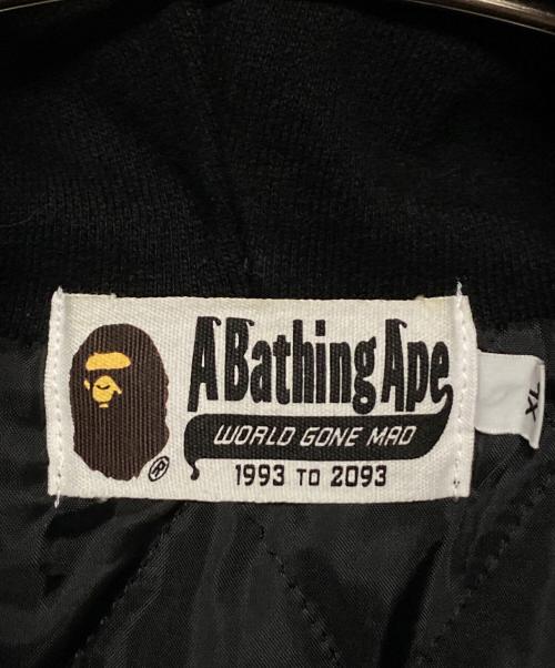 A BATHING APE（ア ベイシング エイプ）A BATHING APE (アベイシングエイプ) SHARK HOODIE SWEAT VARSITY JACKET ブラック×ホワイト サイズ:XLの古着・服飾アイテム