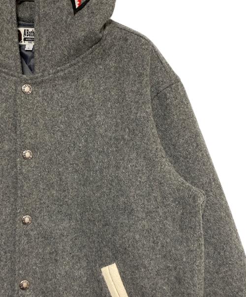 A BATHING APE（ア ベイシング エイプ）A BATHING APE (アベイシングエイプ) Shark Stadium Jacket グレー サイズ:Lの古着・服飾アイテム