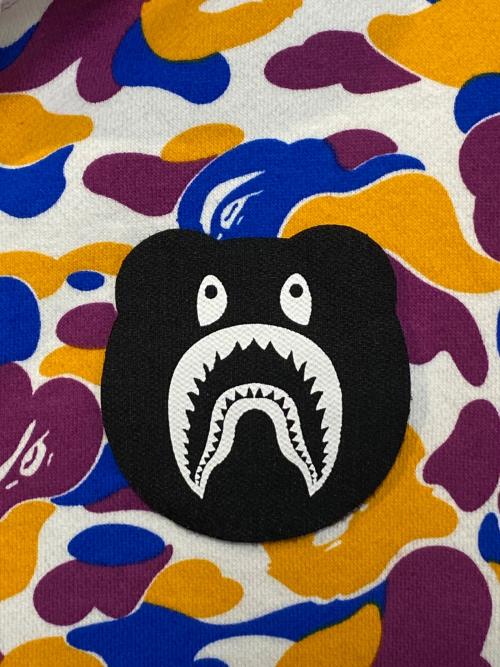 A BATHING APE（ア ベイシング エイプ）A BATHING APE (アベイシングエイプ) BEAR BRICK (ベアブリック) Shark Bearbrick Hoodie マルチカラー サイズ:Lの古着・服飾アイテム