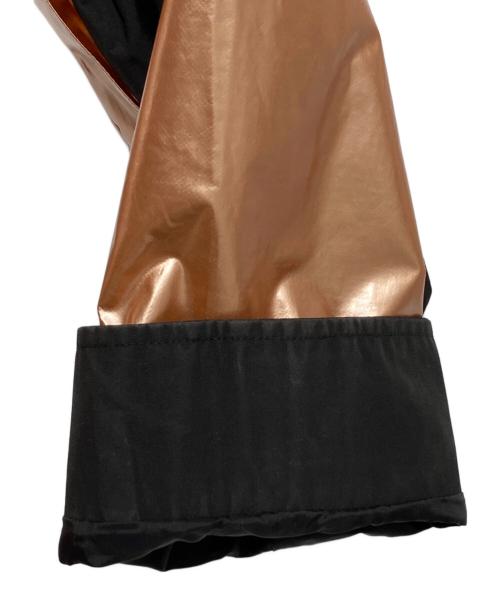 SUPREME（シュプリーム）SUPREME (シュプリーム) THE NORTH FACE (ザ ノース フェイス) Metallic Mountain Parka ブラック×ピンクゴールド サイズ:Mの古着・服飾アイテム