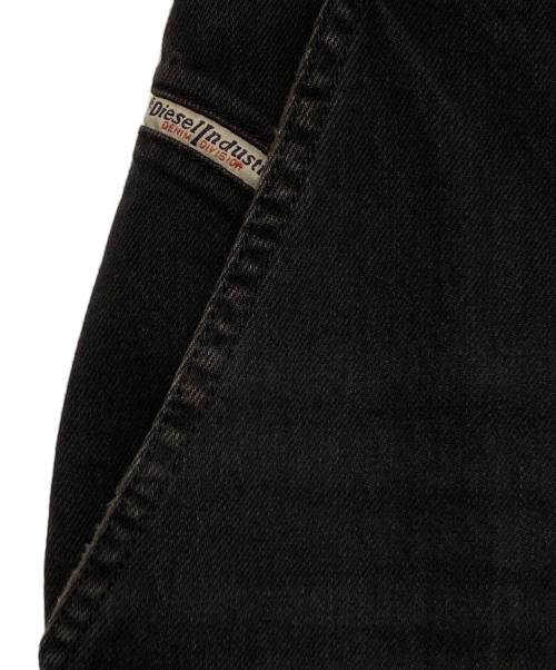 DIESEL（ディーゼル）DIESEL (ディーゼル) Relaxed Jeans D-Fish-Cargo ブラック サイズ:28の古着・服飾アイテム