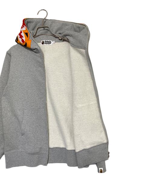 A BATHING APE（アベイシングエイプ）A BATHING APE (アベイシングエイプ) タイガー ジップパーカー グレー サイズ:Sの古着・服飾アイテム