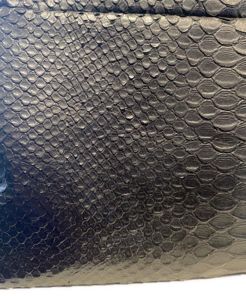 Saint Laurent Paris（サンローランパリ）Saint Laurent Paris (サンローランパリ) 型押しショルダーバッグ ブラックの古着・服飾アイテム