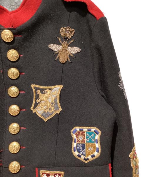 DOLCE & GABBANA（ドルチェ＆ガッバーナ）DOLCE & GABBANA Royal Military Uniform Jacket with Embroidered Coat（ロイヤルミリタリーユニフォームジャケットウィズエンブロイダリーコート） ブラック×レッド サイズ:48の古着・服飾アイテム