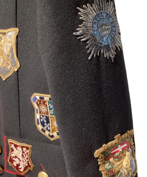 DOLCE & GABBANA（ドルチェ＆ガッバーナ）DOLCE & GABBANA Royal Military Uniform Jacket with Embroidered Coat（ロイヤルミリタリーユニフォームジャケットウィズエンブロイダリーコート） ブラック×レッド サイズ:48の古着・服飾アイテム