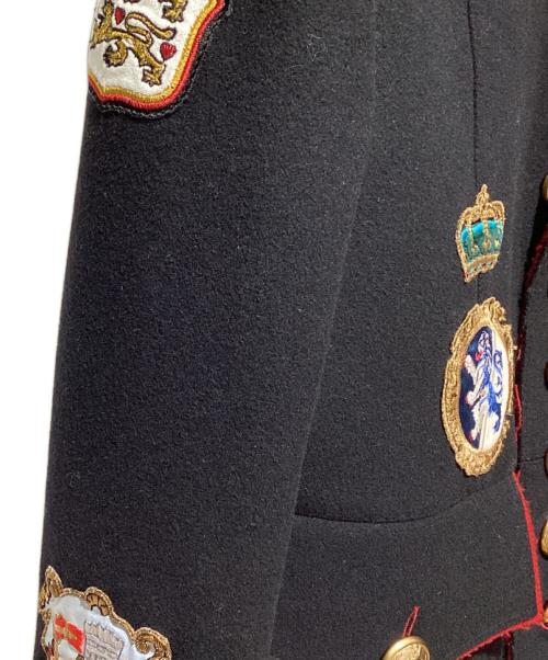 DOLCE & GABBANA（ドルチェ＆ガッバーナ）DOLCE & GABBANA Royal Military Uniform Jacket with Embroidered Coat（ロイヤルミリタリーユニフォームジャケットウィズエンブロイダリーコート） ブラック×レッド サイズ:48の古着・服飾アイテム