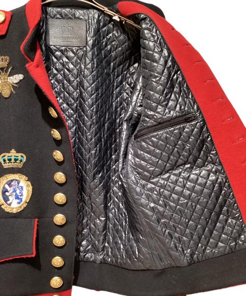 DOLCE & GABBANA（ドルチェ＆ガッバーナ）DOLCE & GABBANA Royal Military Uniform Jacket with Embroidered Coat（ロイヤルミリタリーユニフォームジャケットウィズエンブロイダリーコート） ブラック×レッド サイズ:48の古着・服飾アイテム