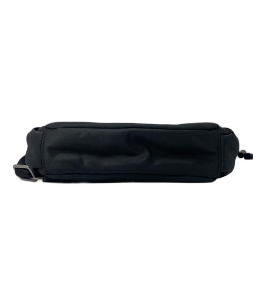 AMI Alexandre Mattiussi（アミアレクサンドルマテュッシ）AMI Alexandre Mattiussi (アミアレクサンドルマテュッシ) ハートロゴチャームナイロン メッセンジャーバッグ ブラックの古着・服飾アイテム