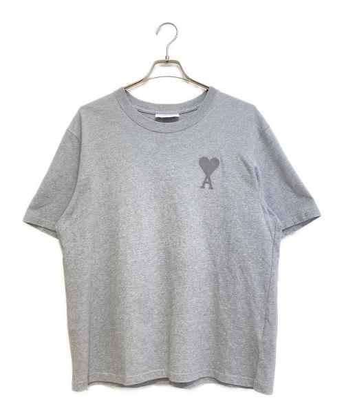 AMI Alexandre Mattiussi（アミアレクサンドルマテュッシ）AMI Alexandre Mattiussi (アミアレクサンドルマテュッシ) ハートロゴ刺繍Tシャツ ライトグレー サイズ:Sの古着・服飾アイテム