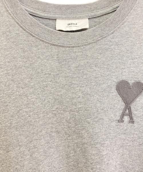 AMI Alexandre Mattiussi（アミアレクサンドルマテュッシ）AMI Alexandre Mattiussi (アミアレクサンドルマテュッシ) ハートロゴ刺繍Tシャツ ライトグレー サイズ:Sの古着・服飾アイテム