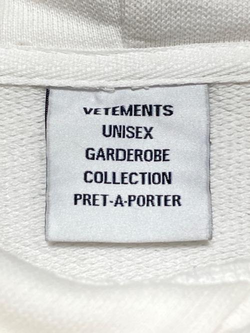 VETEMENTS（ヴェトモン）VETEMENTS (ヴェトモン) アナーキープリントパーカー ホワイト サイズ:Mの古着・服飾アイテム