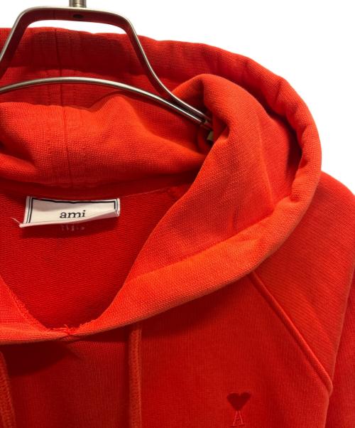AMI Alexandre Mattiussi（アミアレクサンドルマテュッシ）AMI Alexandre Mattiussi (アミアレクサンドルマテュッシ) ハートロゴプルオーバーフーディ レッド サイズ:Sの古着・服飾アイテム