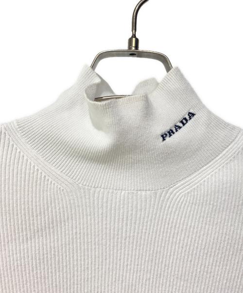 PRADA（プラダ）PRADA (プラダ) TURTLE-NECK RIBBED COTTON SWEAT ホワイト サイズ:Sの古着・服飾アイテム