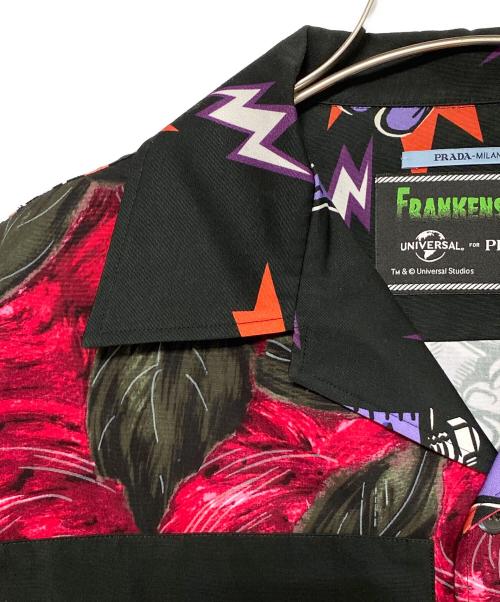 PRADA（プラダ）PRADA (プラダ) FRANKENSTEIN (フランケンシュタイン) UNIVERSAL STUDIOS (ユニバーサル・スタジオ) オープンカラーシャツ レッド サイズ:Mの古着・服飾アイテム