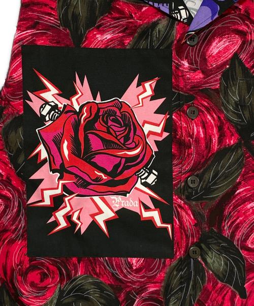 PRADA（プラダ）PRADA (プラダ) FRANKENSTEIN (フランケンシュタイン) UNIVERSAL STUDIOS (ユニバーサル・スタジオ) オープンカラーシャツ レッド サイズ:Mの古着・服飾アイテム