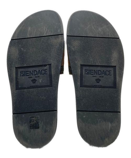 FENDI（フェンディ）FENDI (フェンディ) VERSACE (ヴェルサーチェ) サンダル ゴールド サイズ:US8の古着・服飾アイテム