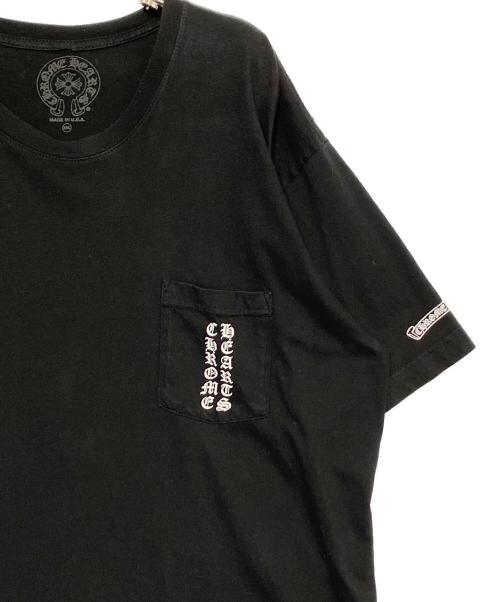 CHROME HEARTS（クロムハーツ）CHROME HEARTS (クロムハーツ) スクロールラベルプリントTシャツ 東京限定 ブラック サイズ:XXLの古着・服飾アイテム