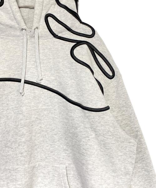 SUPREME（シュプリーム）SUPREME (シュプリーム) Shoulder Script Hooded Sweatshirt ライトグレー サイズ:Mの古着・服飾アイテム