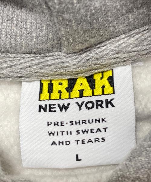 IRAK（アイラック）IRAK (アイラック) 刺繍ボックスロゴフーディ ライトグレー サイズ:Lの古着・服飾アイテム