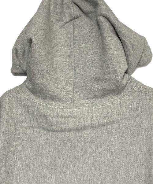 IRAK（アイラック）IRAK (アイラック) 刺繍ボックスロゴフーディ ライトグレー サイズ:Lの古着・服飾アイテム