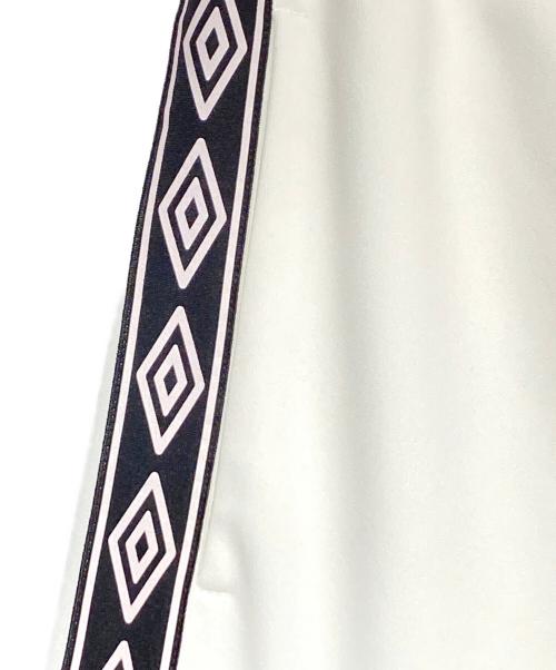 BASICKS（ベイシックス）BASICKS (ベイシックス) UMBRO (アンブロ) 2WAYトラックパンツ ホワイト サイズ:Sの古着・服飾アイテム