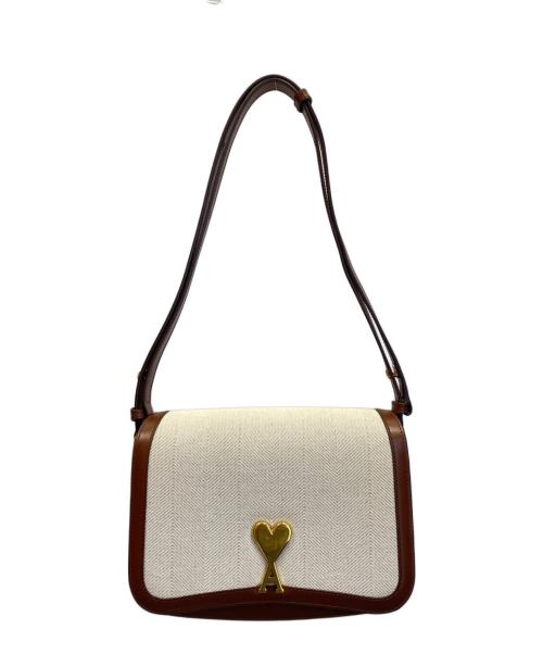 AMI Alexandre Mattiussi（アミアレクサンドルマテュッシ）AMI Alexandre Mattiussi (アミアレクサンドルマテュッシ) Ami Logo Plate Shoulder Bag/ハートチャームショルダー ブラウン×アイボリーの古着・服飾アイテム