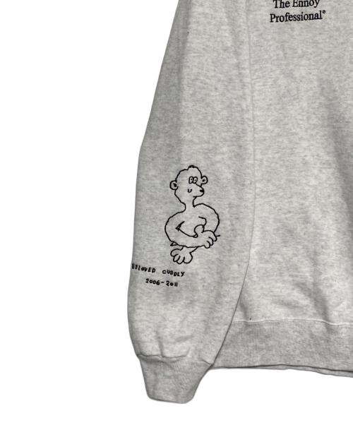 The Ennoy Professional（ザ エンノイ プロフェッショナル）The Ennoy Professional KPM Berlin (ケーピーエムベルリン) スタイリスト私物 (スタイリストシブツ) ベルリン王立磁器製陶所 プルオーバースウェット ライトグレー サイズ:Mの古着・服飾アイテム