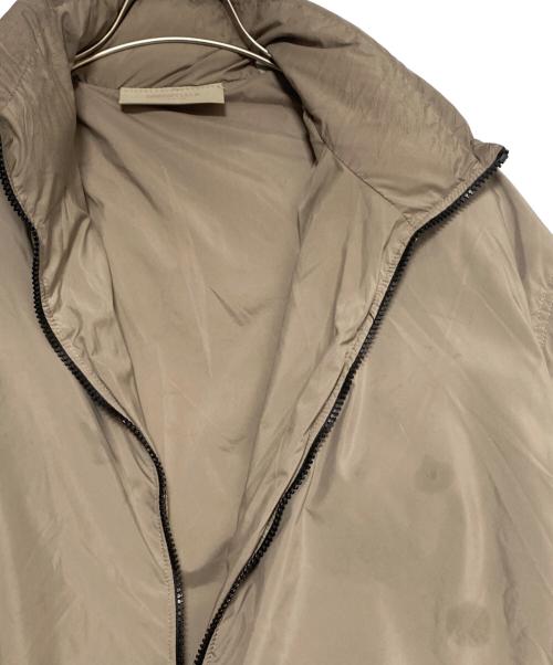 FOG ESSENTIALS（フィアオブゴッド エッセンシャル）FOG ESSENTIALS (フィアオブゴッド エッセンシャル) ハーフジップパファージャケット カーキ サイズ:Sの古着・服飾アイテム