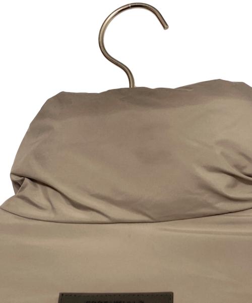 FOG ESSENTIALS（フィアオブゴッド エッセンシャル）FOG ESSENTIALS (フィアオブゴッド エッセンシャル) ハーフジップパファージャケット カーキ サイズ:Sの古着・服飾アイテム