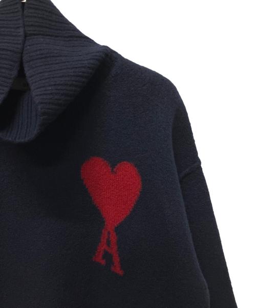 AMI Alexandre Mattiussi（アミアレクサンドルマテュッシ）AMI Alexandre Mattiussi (アミアレクサンドルマテュッシ) ハートロゴタートルネックセーター　UKS406.018 ネイビー サイズ:Ｍの古着・服飾アイテム