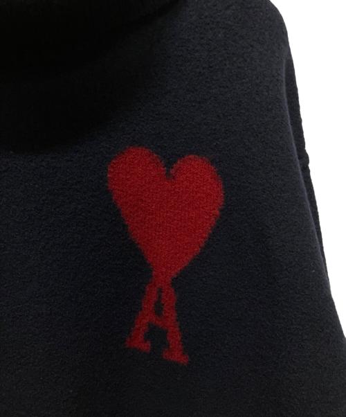 AMI Alexandre Mattiussi（アミアレクサンドルマテュッシ）AMI Alexandre Mattiussi (アミアレクサンドルマテュッシ) ハートロゴタートルネックセーター　UKS406.018 ネイビー サイズ:Ｍの古着・服飾アイテム