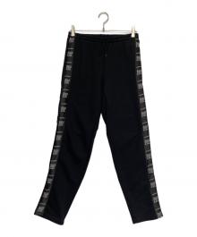 VETEMENTS（ヴェトモン）の古着「テープロゴスウェットパンツ」｜ブラック