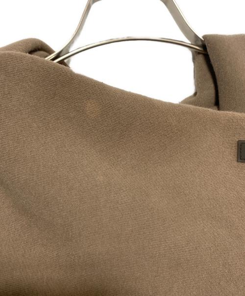 FOG ESSENTIALS（フィアオブゴッド エッセンシャル）FOG ESSENTIALS (フィアオブゴッド エッセンシャル) ロゴプルオーバーパーカー ベージュ サイズ:XLの古着・服飾アイテム