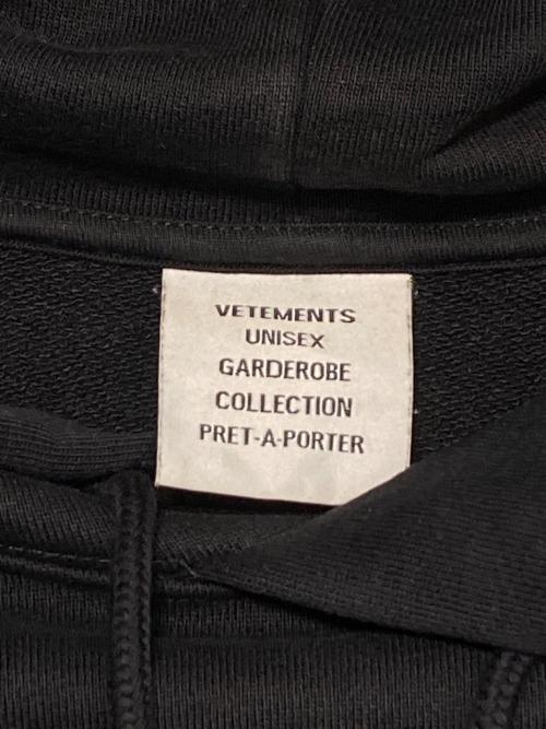 vetement（ヴェットモン）vetement (ヴェットモン) Sleeve Gothic Hoodie ブラック サイズ:Mの古着・服飾アイテム