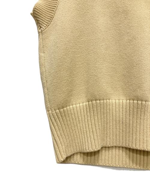 AMI Alexandre Mattiussi（アミアレクサンドルマテュッシ）AMI Alexandre Mattiussi (アミアレクサンドルマテュッシ) AMI de Cœur ベスト/ハートロゴニットベスト アイボリー サイズ:Sの古着・服飾アイテム