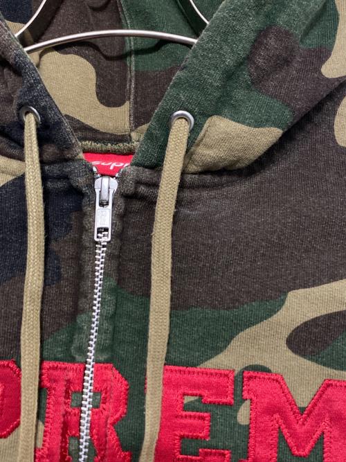 SUPREME（シュプリーム）Supreme (シュプリーム) 25FW Collegiate Applique Zip Up Hooded Sweatshirt Woodland Camo オリーブ サイズ:Sの古着・服飾アイテム