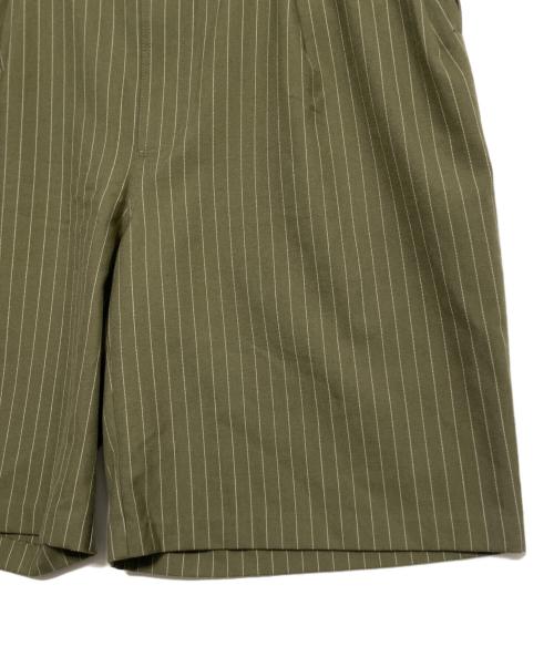stussy（ステューシー）stussy (ステューシー) VOLUME PLEATED SHORT STRIPE オリーブ サイズ:38の古着・服飾アイテム