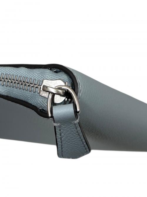 FENDI（フェンディ）FENDI (フェンディ) レザークラッチバッグ/7N0167 スカイブルー サイズ:-の古着・服飾アイテム