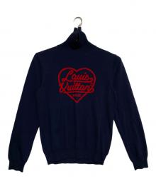 LOUIS VUITTON×NIGO（ルイ ヴィトン×二ゴー）の古着「ハートロゴ タートルネックニット」｜ネイビー