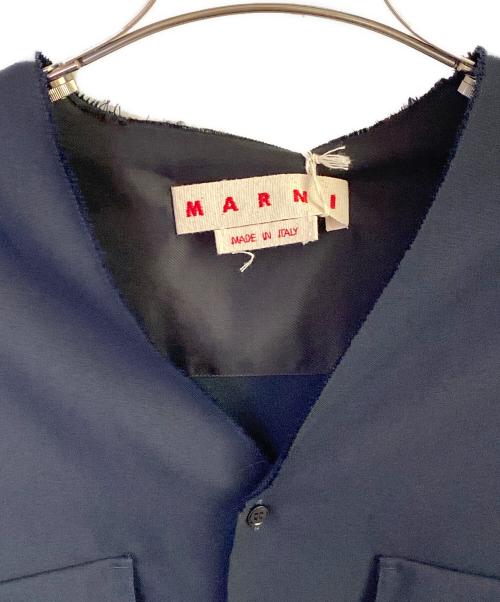 MARNI（マルニ）MARNI (マルニ) トロピカルウール ノーカラー Vネックシャツ ネイビー サイズ:46の古着・服飾アイテム