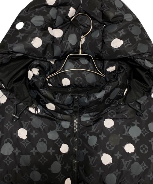 LOUIS VUITTON（ルイ ヴィトン）LOUIS VUITTON (ルイ ヴィトン) 草間彌生 (クサマヤヨイ) 23SS×草間彌生 モノグラムナイロンダウンジャケット ブラック サイズ:56の古着・服飾アイテム
