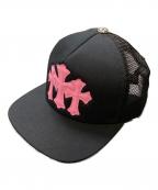 CHROME HEARTSクロムハーツ）の古着「Triple Cross Patch Trucker Cap」｜ブラック×ピンク