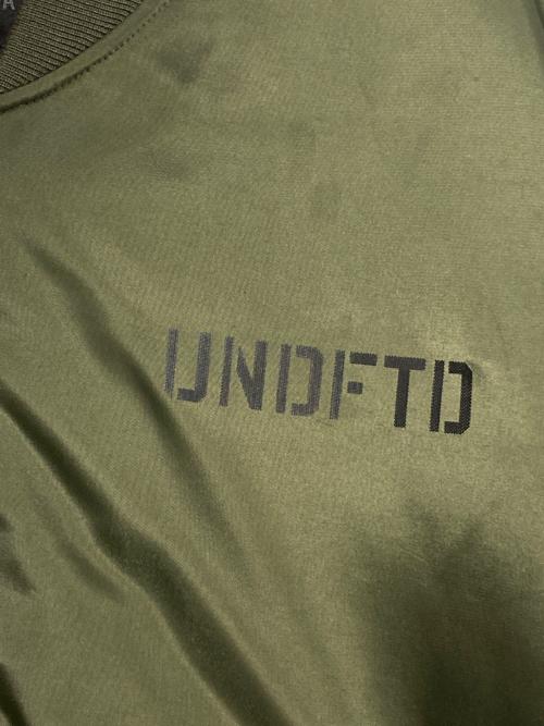 JORDAN（ジョーダン）JORDAN (ジョーダン) UNDEFEATED (アンディフィーテッド) Bomber Jacket カーキ サイズ:2XLの古着・服飾アイテム