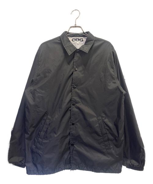 CDG（シーディージー）CDG (シーディージー) CDG バックロゴ プリントコーチジャケット ブラック サイズ:Sの古着・服飾アイテム