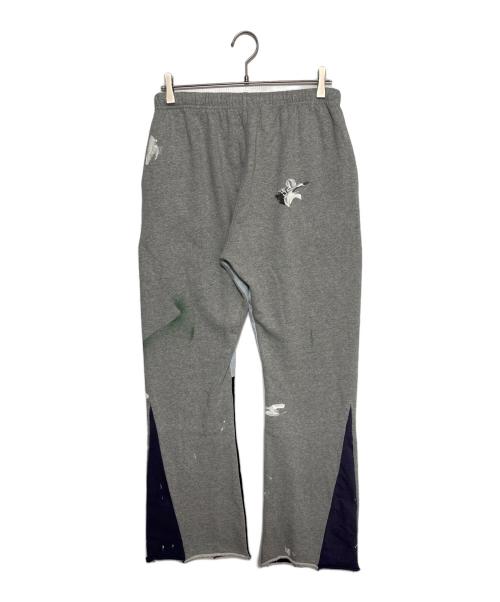 GALLERY DEPT（ギャラリー デプト）GALLERY DEPT (ギャラリー デプト) LOGO PAINTED SWEATPANT FLARE グレー サイズ:XLの古着・服飾アイテム