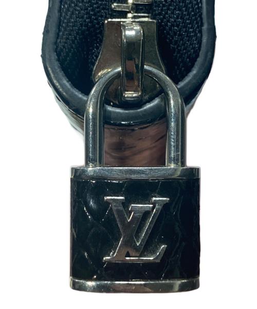 LOUIS VUITTON（ルイ ヴィトン）LOUIS VUITTON (ルイ ヴィトン) エキゾチック レザー ジッピー ウォレット ブラックの古着・服飾アイテム