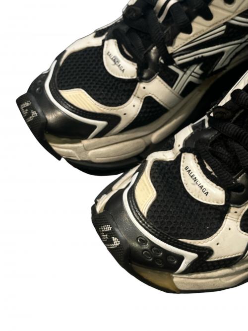BALENCIAGA（バレンシアガ）BALENCIAGA (バレンシアガ) RUNNER ブラック×ホワイト サイズ:42の古着・服飾アイテム