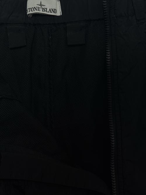 STONE ISLAND（ストーンアイランド）STONE ISLAND (ストーンアイランド) NYLON METAL IN ECONYL Front Zip Cargo Pants ブラック サイズ:W28の古着・服飾アイテム