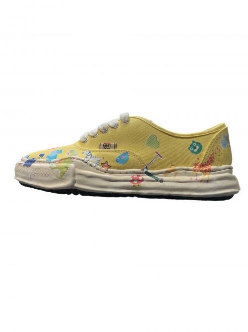 Maison MIHARA YASUHIRO（メゾン ミハラ ヤスヒロ）Maison MIHARA YASUHIRO (メゾン ミハラ ヤスヒロ) BAKER OG Sole Sticker Printed Canvas Low-top Sneaker イエロー サイズ:47 未使用品の古着・服飾アイテム