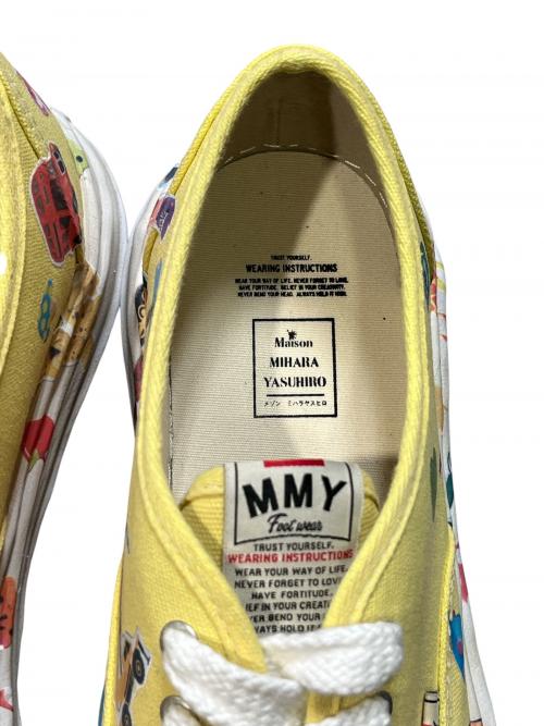Maison MIHARA YASUHIRO（メゾン ミハラ ヤスヒロ）Maison MIHARA YASUHIRO (メゾン ミハラ ヤスヒロ) BAKER OG Sole Sticker Printed Canvas Low-top Sneaker イエロー サイズ:47 未使用品の古着・服飾アイテム